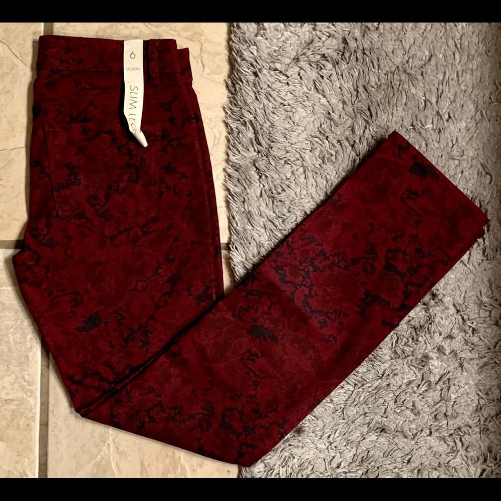 Women’s Ann Taylor Jeans. $98 retail. NWT! Size 6!